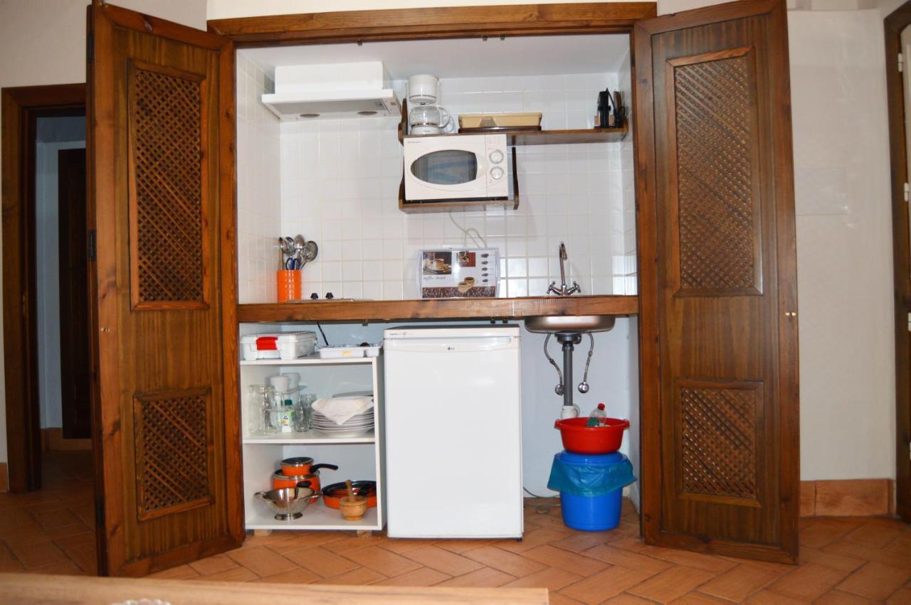 Apartamentos Turisticos - Hostal Los Alisos Aliseda Εξωτερικό φωτογραφία