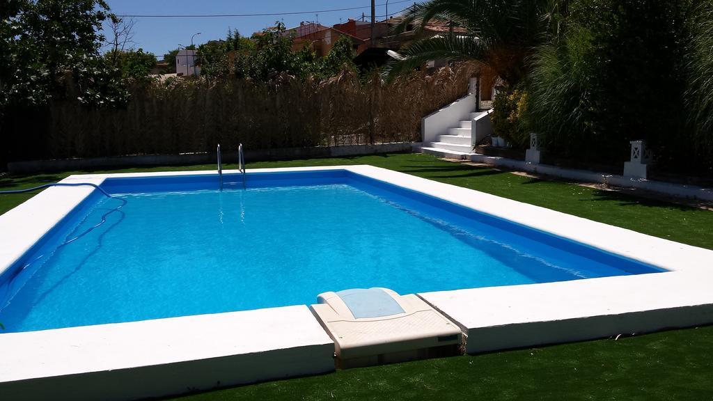 Apartamentos Turisticos - Hostal Los Alisos Aliseda Εξωτερικό φωτογραφία
